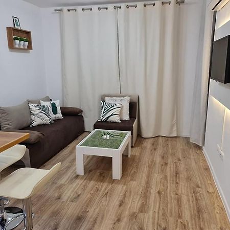 Ferienwohnung Little Treasure By The Sea Pomorie Exterior foto