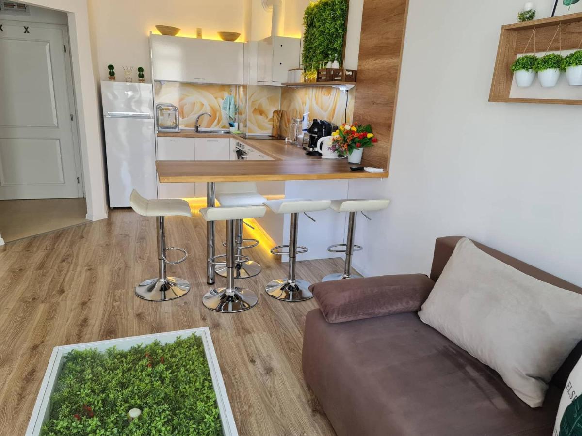 Ferienwohnung Little Treasure By The Sea Pomorie Exterior foto
